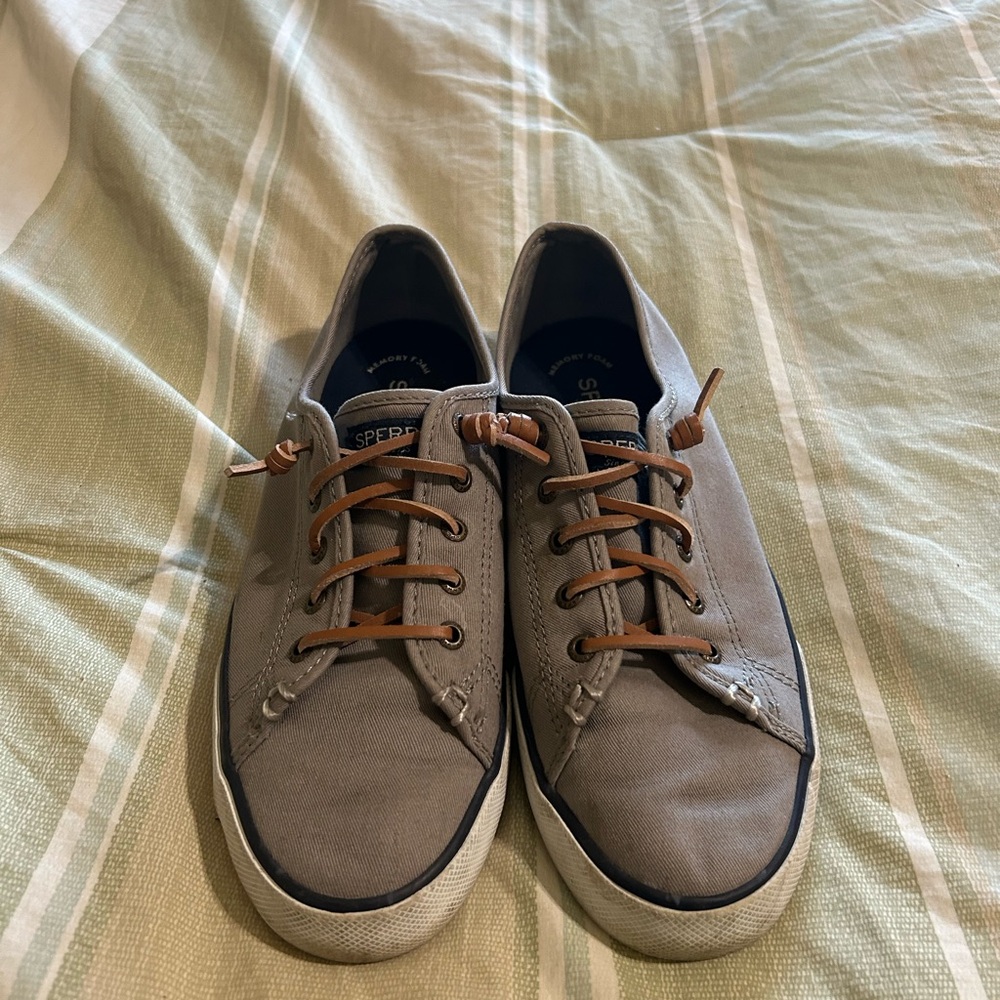 Sperry top slider with memory foam size 9